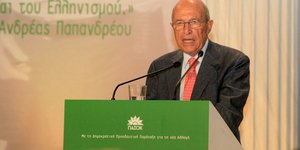 3η Σεπτέμβρη: O Σημίτης κατακεραυνώνει τον Γιώργο Παπανδρέου -Ας θυμηθούμε τι μα