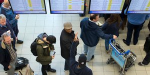 Αποκαταστάθηκε η εναέρια κυκλοφορία στο αεροδρόμιο Σίπχολ (Φωτογραφία: AP Photo/Peter Dejong)