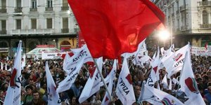 ΣΥΡΙΖΑ: Κυβέρνηση και Σαμαράς υπέστησαν πολυεπίπεδη ήτττα 