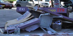 Επίθεση από Χρυσαυγίτες σε εκλογικά περίπτερα καταγγέλλουν ΣΥΡΙΖΑ