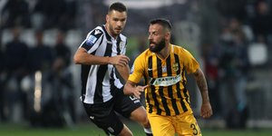 Ο Σιώπης σε φάση με τον Σακχόφ /Φωτογραφία: EUROKINISSI