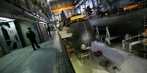 Στα άδυτα των ναυπηγείων Σκαραμαγκά: Δείτε τα υποβρύχια για τα οποία πληρώσαμε 2