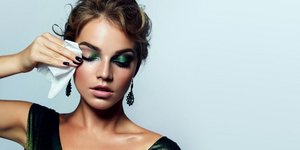 Μοντέλο ποζάρει στο φακό/ Φωτογραφία: Shutterstock
