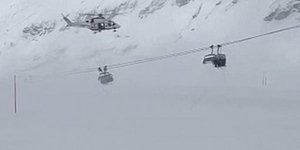 Οι σκιέρ «κόλλησαν» στον αέρα όταν χάλασε το λιφτ