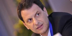 Σκυλακάκης: Απαράδεκτη η επιβολή αγγελιόσημου στη διαδικτυακή διαφήμιση