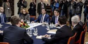 Συμβούλιο πολιτικών αρχηγών στα Σκόπια (Φωτογραφία: Twitter)