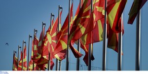 Σημαίες στα Σκόπια- φωτογραφία intimenews