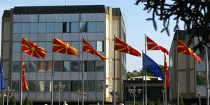 Τα Σκόπια συνεχίζουν να προκαλούν: «Η χρήση του όρου Μακεδονία δεν αποτελεί παρα