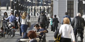 8 ελληνικές επιχειρήσεις στις 200 πιο κερδοφόρες της ΠΓΔΜ (Φωτογραφία: AP/ Boris Grdanoski)