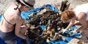 339 αντικείμενα ανθρώπινης ρύπανσης έβγαλαν από την Λίμνη Βουλιαγμένης. Πηγή φωτό: Facebook/Όμιλος Αυτοδυτών Λουτρακίου