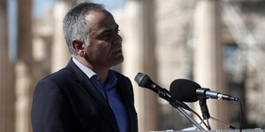 «Να ξεκαθαρίσει τη στάση του το ΔΝΤ»