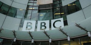 Αγρια επίθεση σε δημοσιογράφους του BBC στη Ρωσία -Τους ξυλοκόπησαν και κατέστρε