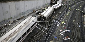 Μιλούσε στο τηλέφωνο την ώρα της σύγκρουσης ο οδηγός του μοιραίου τρένου στην Ισ