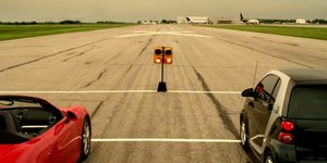 Το ηλεκτρικό Smart κοντράρει μέχρι και Porsche Boxster