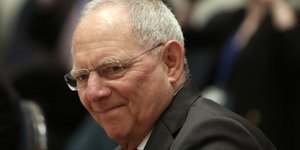 Σόιμπλε: Το ελληνικό πλεόνασμα είναι μεγαλύτερο του αναμενόμενου