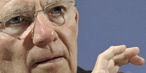 Σόιμπλε: «Βαρέλι δίχως πάτο η Ελλάδα»