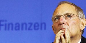 Σόιμπλε: «Να κάνετε εκλογές αλλά να τηρήσετε την συμφωνία»