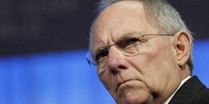 Οι Γερμανοί «σφάζονται» προεκλογικά με τον Σόιμπλε για το ελληνικό χρέος