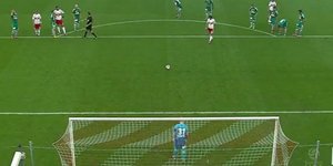 Εκτέλεση πέναλτι επιθετικού για γέλια και για κλάματα [βίντεο]