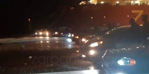 Τα αυτοκίνητα κόρναραν ασταμάτητα/ Φωτογραφία: zarpanews