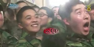 Νοτιοκορεάτες φαντάροι παθαίνουν υστερία σε συναυλία [βίντεο] 