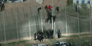 Σάλος στην Ισπανία με κρούσμα αστυνομικής βίας -Αγριος ξυλοδαρμός μετανάστη [βίν