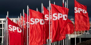 Αυτοκίνητο εισέβαλε στα γραφεία του SPD (Φωτογραφία: AP Photo/Markus Schreiber)