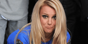 Η Britney Spears τραγουδάει πλέιμπακ και εκτίθεται: Οι στίχοι «έτρεχαν» και αυτή