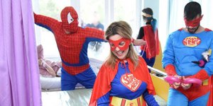 Αποκριάτικη γιορτή-έκπληξη από τον ΟΠΑΠ στα παιδιατρικά νοσοκομεία -Δώρα και χαμόγελα στα παιδιά 