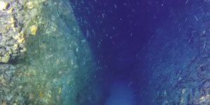 Μοναδικά υποθαλάσσια πλάνα από το σπήλαιο στα Χανιά / Φωτογραφία: Youtube