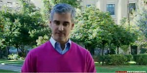 Τα παράδοξα των εκλογών: Το φούξια πουλοβεράκι του Αρη Σπηλιωτόπουλου και το «Πά