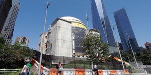 Σταμάτησαν οι εργασίες οικοδόμησης του ναού του Αγίου Νικολάου στο μνημείο του Παγκόσμιου Κέντρου Εμπορίου. Φωτογραφία: AP