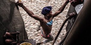 Σερφ πάνω στο τρένο -Ενα λάθος και είσαι νεκρός [εικόνες&βίντεο]