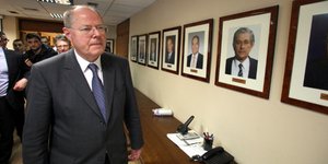 Για την κατάσταση της Ελλάδας ενημερώθηκε ο Πέερ Στάινμπρουκ