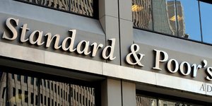 Αναβάθμιση... σκοτσέζικο ντους από τη Standard & Poor's -Θρίλερ με τα ελληνικά ο