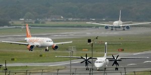 Καθηλωμένες όλες οι πτήσεις στο αεροδρόμιο Στάνστεντ(Φωτογραφία: AP Photo/Matt Dunham)