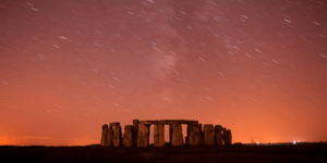 Θερινό ηλιοστάσιο στο Στόουνετζ: Πώς υποδέχθηκε ο κόσμος το καλοκαίρι [εικόνες]