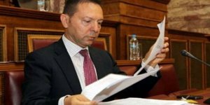 Τηλεφωνική επικοινωνία Στουρνάρα - Κουβέλη