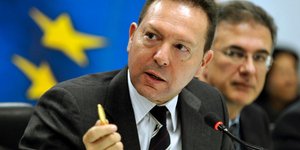 Στουρνάρας: Εξαιρούνται της απόφασης τα υποκαταστήματα κυπριακών τραπεζών στην Ε