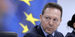 Εντολή Στουρνάρα: Από κόσκινο οι καταθέσεις για ξέπλυμα και φοροδιαφυγή