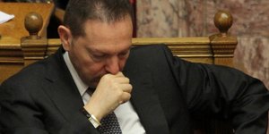 Σκωτσέζικο ντους από την έκθεση της Standard & Poor's και αμηχανία στην Αθήνα