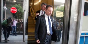 Στουρνάρας: Δεν πρότεινα τη φορολόγηση των πιστών