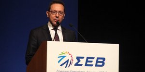Ο Στουρνάρας βάζει τέλος στα σενάρια: Δεν σκέφτηκα ούτε ένα δευτερόλεπτο να αποχ