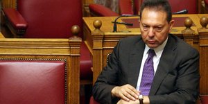Από πού θα περικόψει η κυβέρνηση τα 11