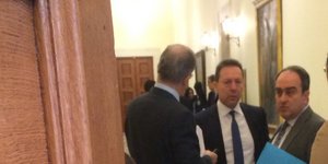 Χάος στη Βουλή: Δεν ψηφίζουν οι βουλευτές ΝΔ & ΠΑΣΟΚ της κρυφές διατάξεις