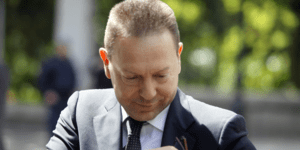 Ο Στουρνάρας ψάχνει τρόπο να στείλει το λογαριασμό της απόφασης του ΣτΕ πίσω στο