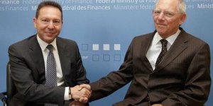 Kορυφαίος υπουργός οικονομικών ο Σόιμπλε