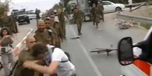 Ισραηλινός αντισυνταγματάρχης επιτίθεται σε Δανό ακτιβιστή [βίντεο]