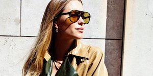 Μοντέλο με γυαλιά ηλίου /Φωτογραφία: Instagram @pernilleteisbaek