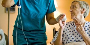 Μελέτη που σοκάρει: Ασθενείς ταξιδεύουν στην Ελβετία για να υποβληθούν σε υποβοη
